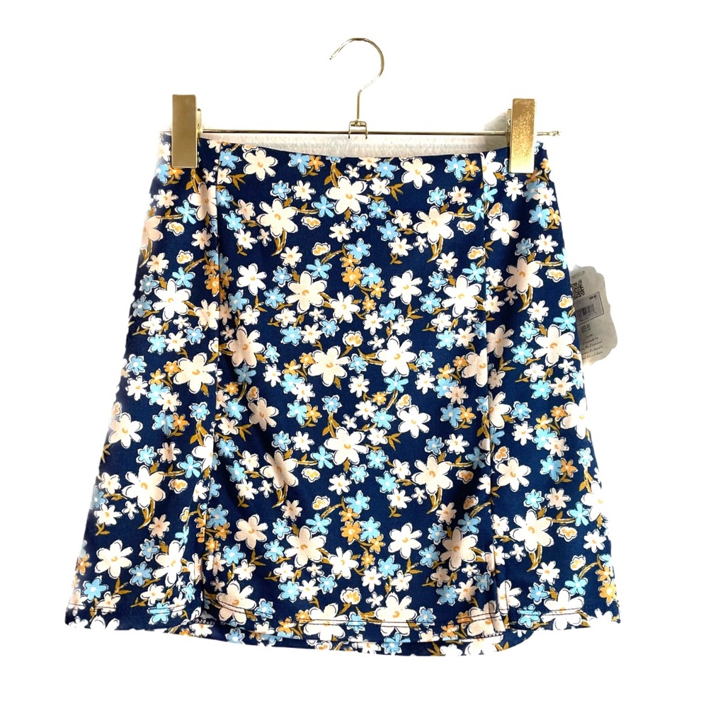 NWT Altar’d State • Navy/Ivory Floral Miniskirt Size S